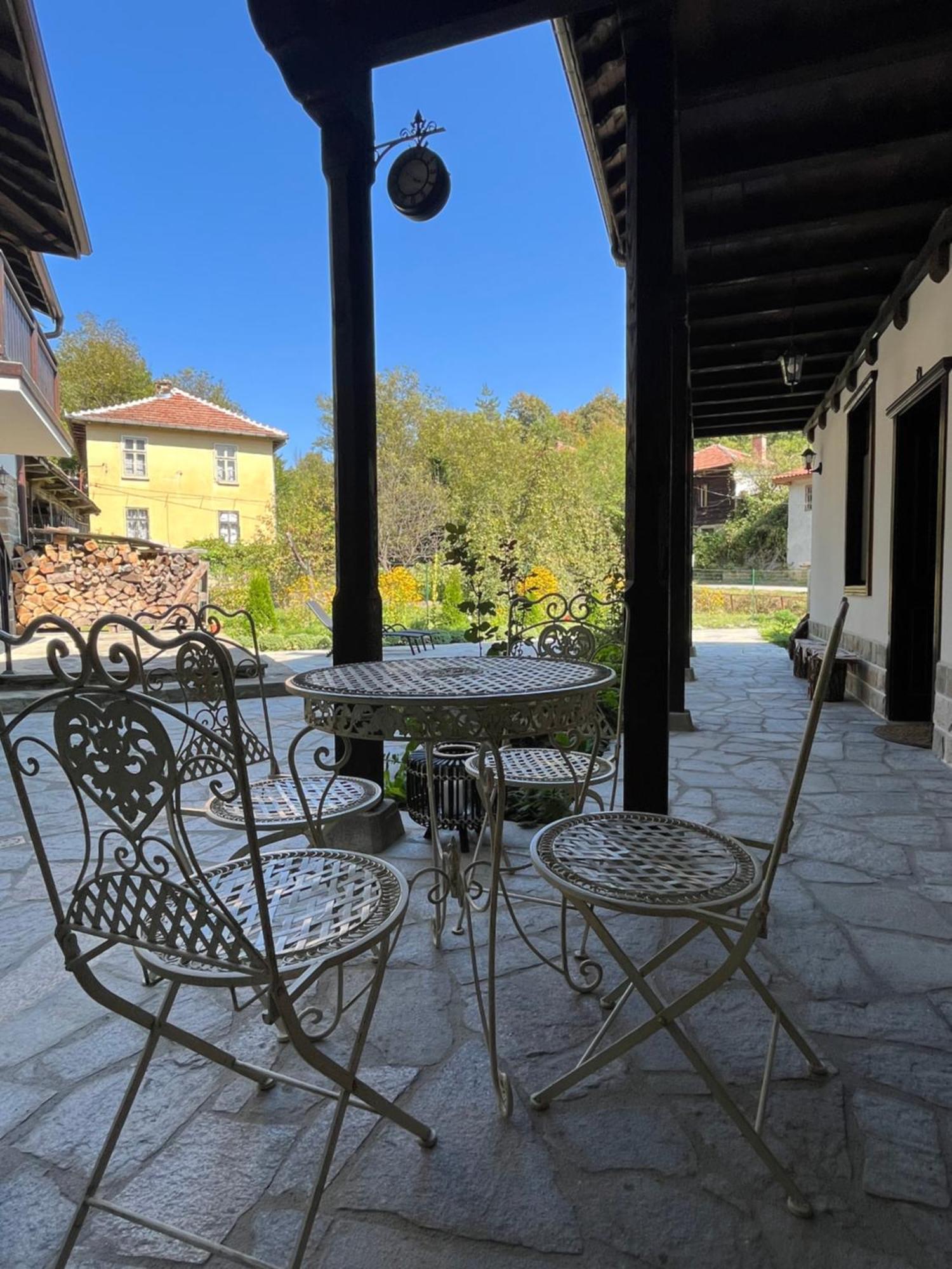 Verta House Trjavna Kültér fotó